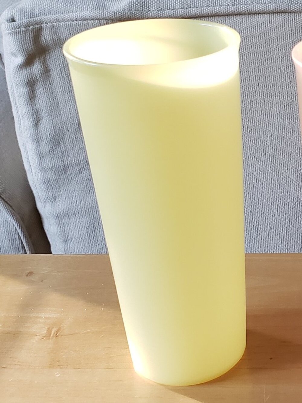 NWOT Tupperware pastel tumblers set of 3 - Picture 3 of 5